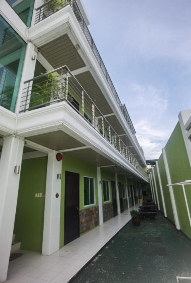 Delta Star Manor Hotel Naga Kültér fotó