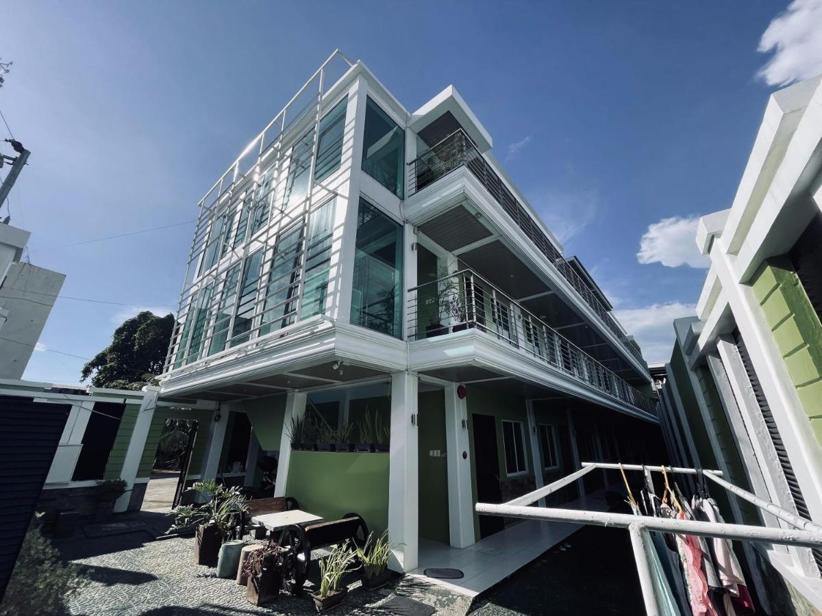 Delta Star Manor Hotel Naga Kültér fotó
