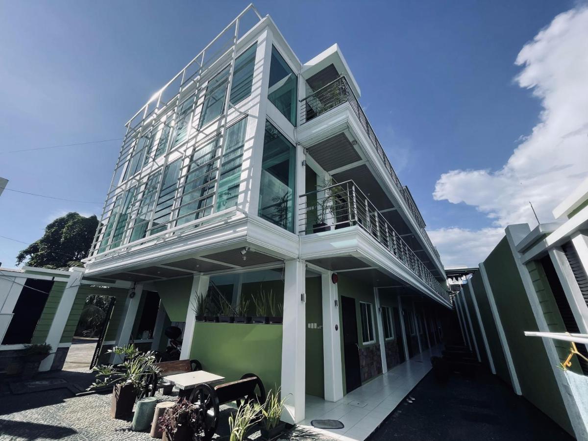Delta Star Manor Hotel Naga Kültér fotó