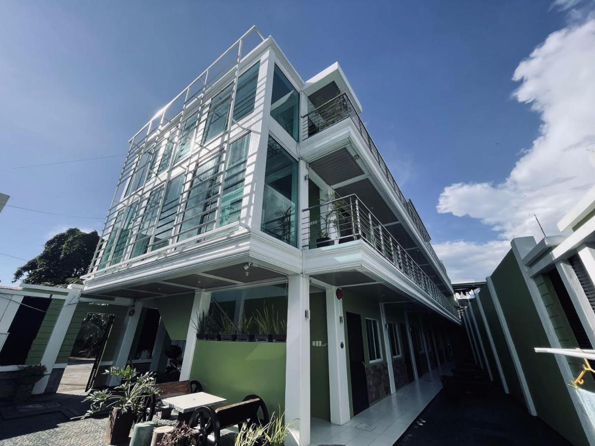 Delta Star Manor Hotel Naga Kültér fotó